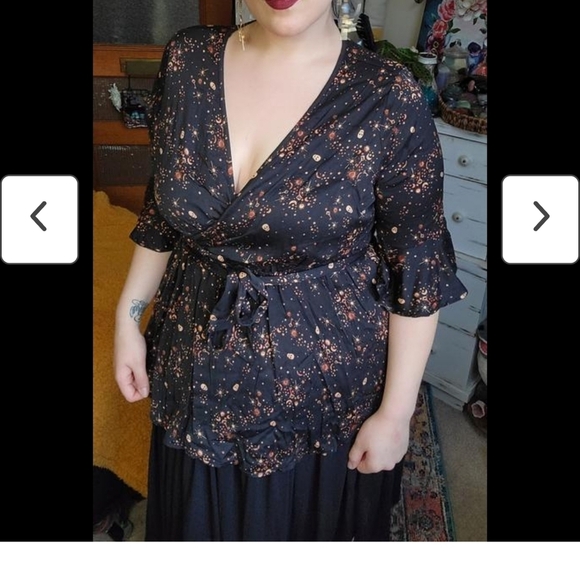 Torrid 2x Babydoll Challis Surplice Tie-Front Top Skull - Picture 2 of 6